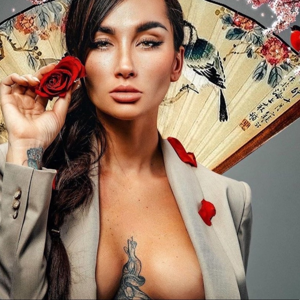 Meet your Posher, Alexus